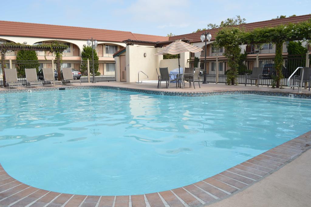 Laurel Inn & Conference Center Salinas Exteriér fotografie