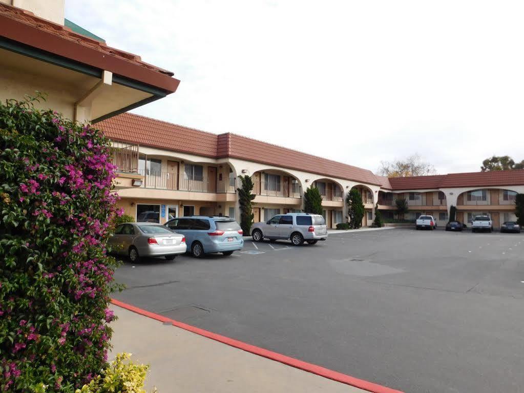 Laurel Inn & Conference Center Salinas Exteriér fotografie