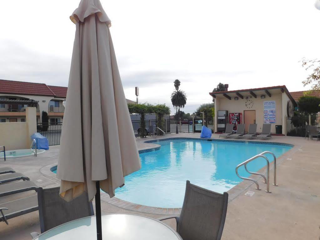 Laurel Inn & Conference Center Salinas Exteriér fotografie