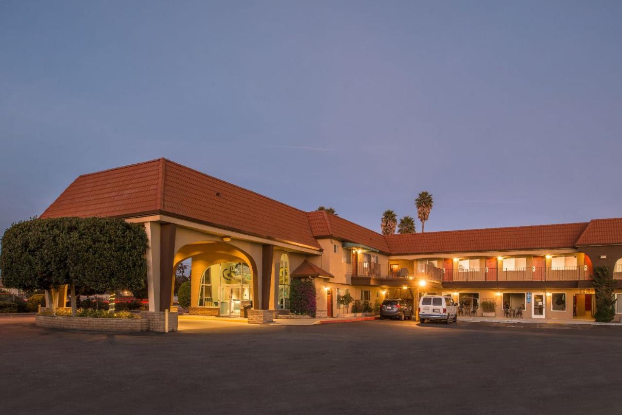 Laurel Inn & Conference Center Salinas Exteriér fotografie